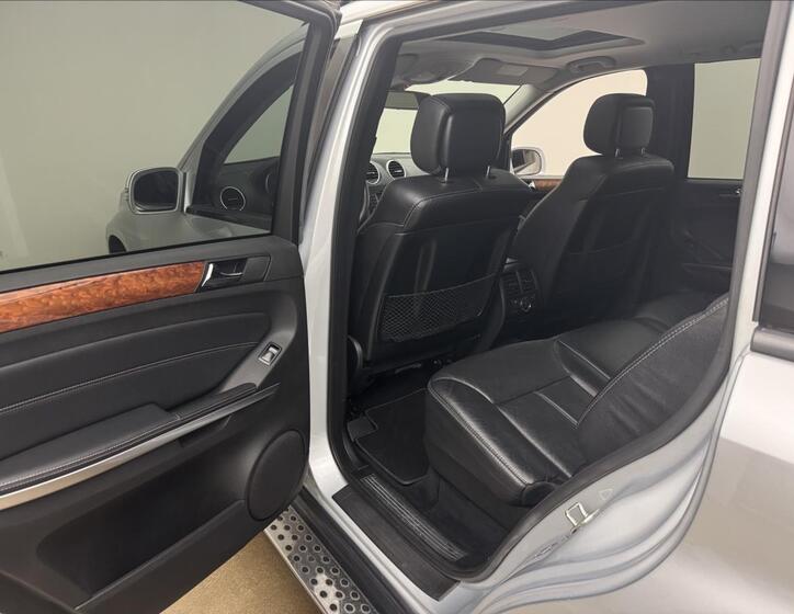 Mercedes-Benz GL 30