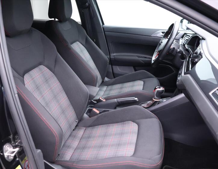 Volkswagen Polo 11