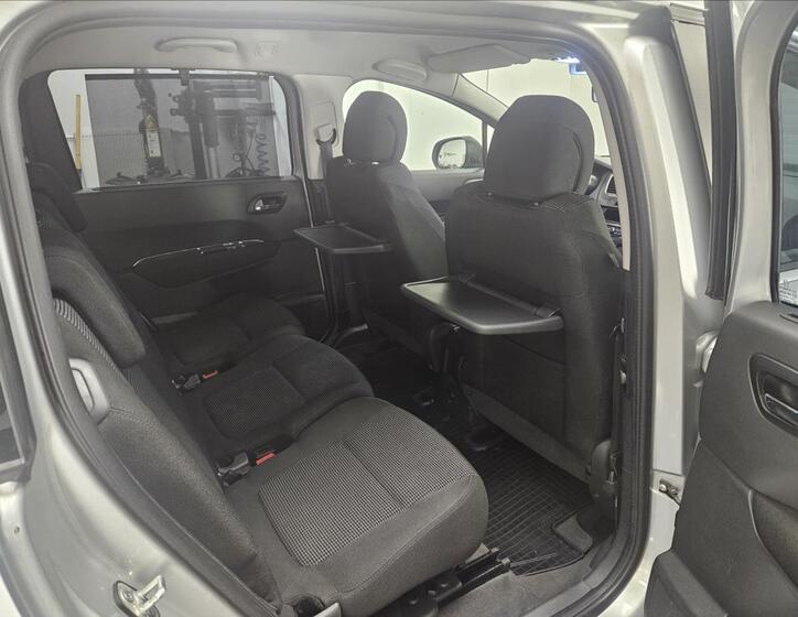 Peugeot 5008 14