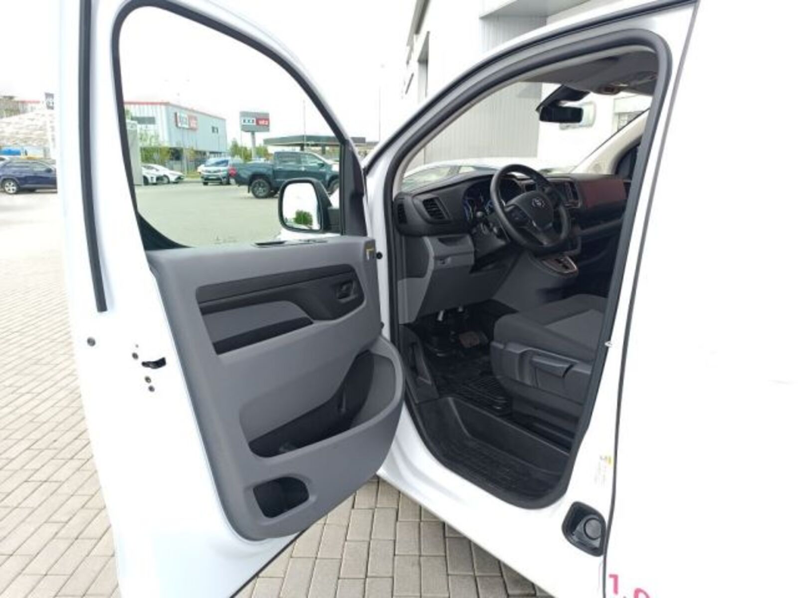 Toyota ProAce 8