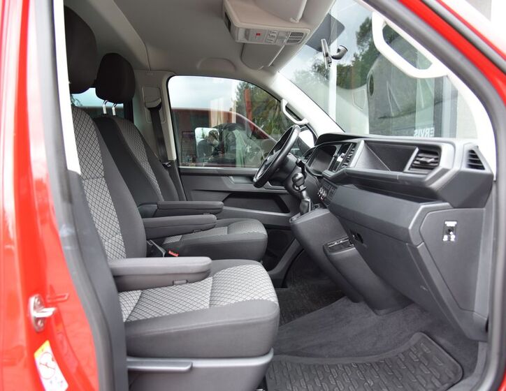 Volkswagen Multivan 17