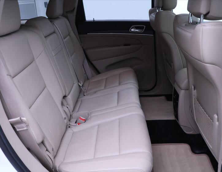 Jeep Grand Cherokee 15