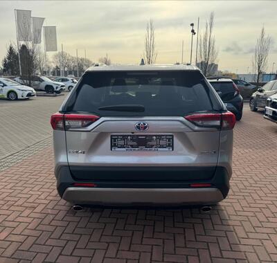 Toyota RAV4 6