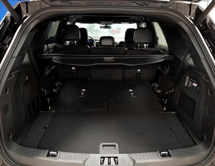 Ford Explorer 18