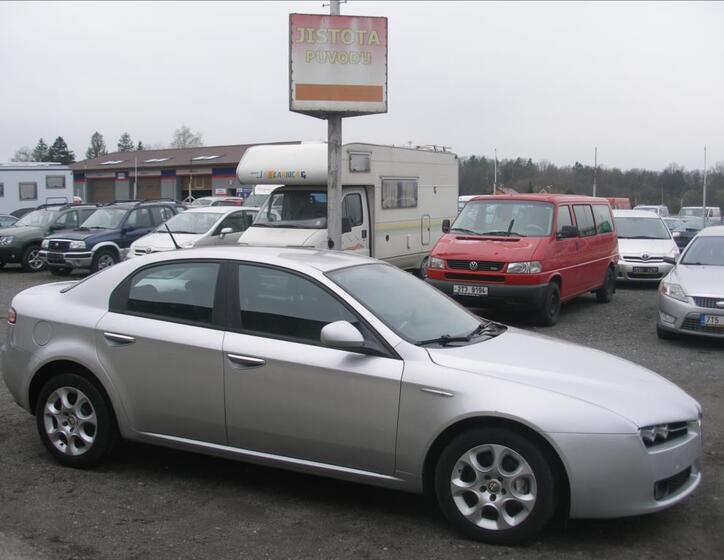 Alfa Romeo 159 4