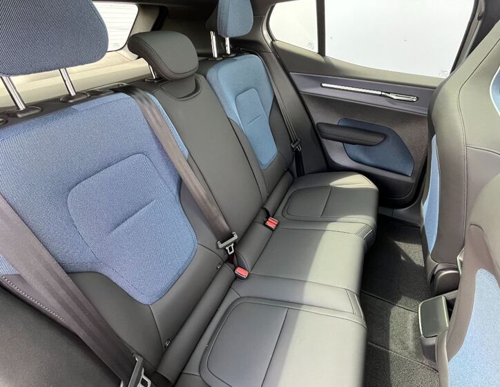 Volvo EX30 12