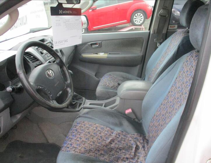 Toyota Hilux 13