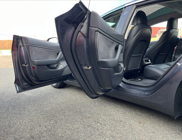 Tesla Model 3 45