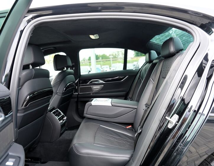 BMW Řada 7 29