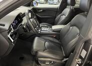 Audi Q8 22