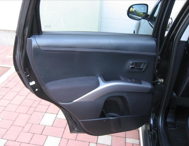 Mitsubishi Outlander 15