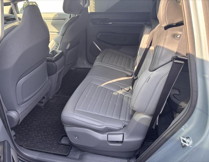 KIA EV9 11