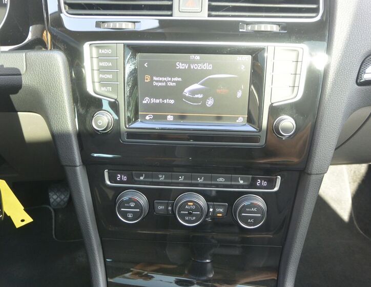 Volkswagen Golf 22