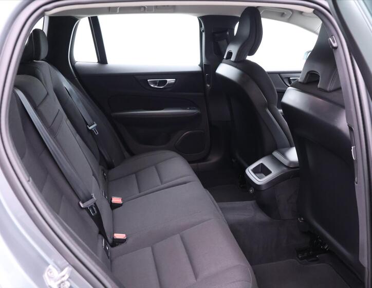 Volvo V60 14