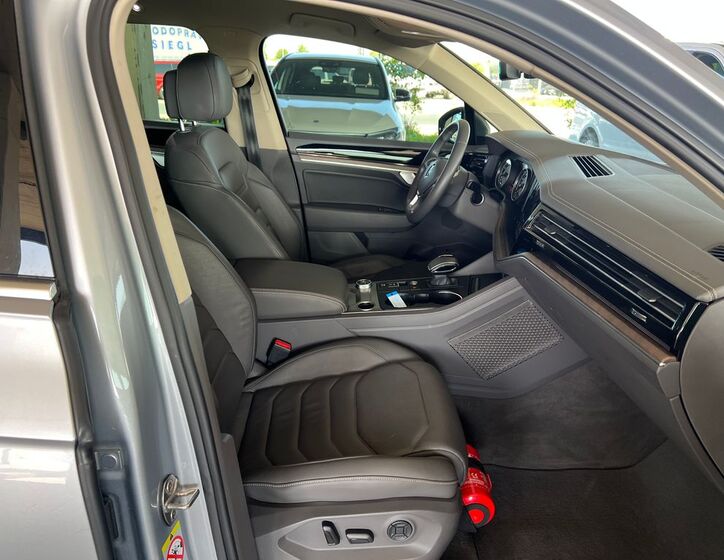 Volkswagen Touareg 13