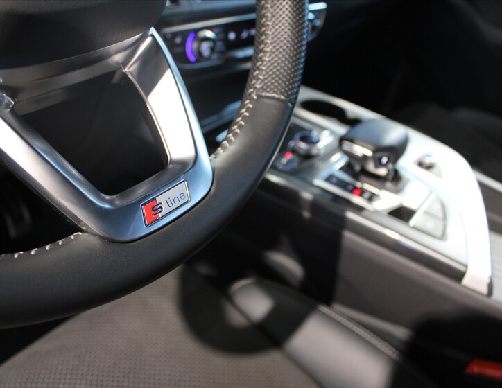 Audi Q7 15