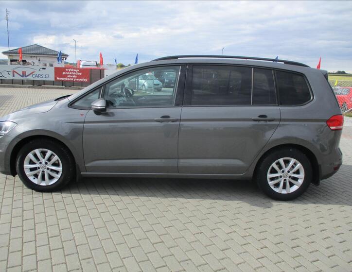 Volkswagen Touran 2