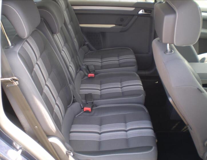 Volkswagen Touran 13