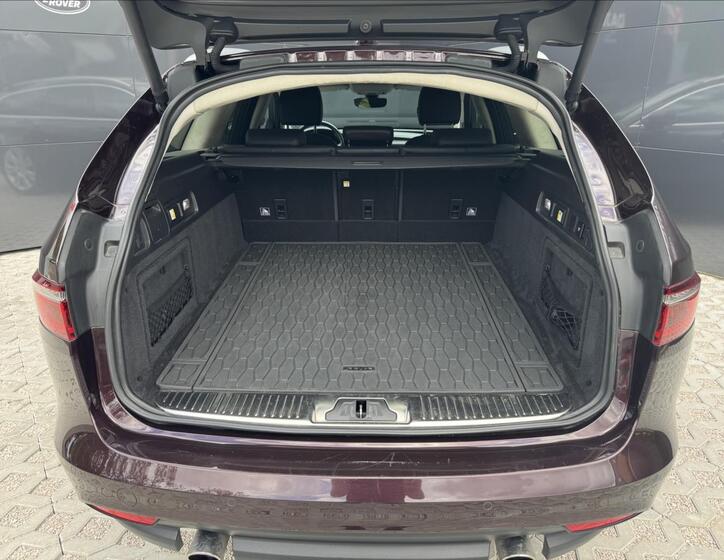 Jaguar XF 18