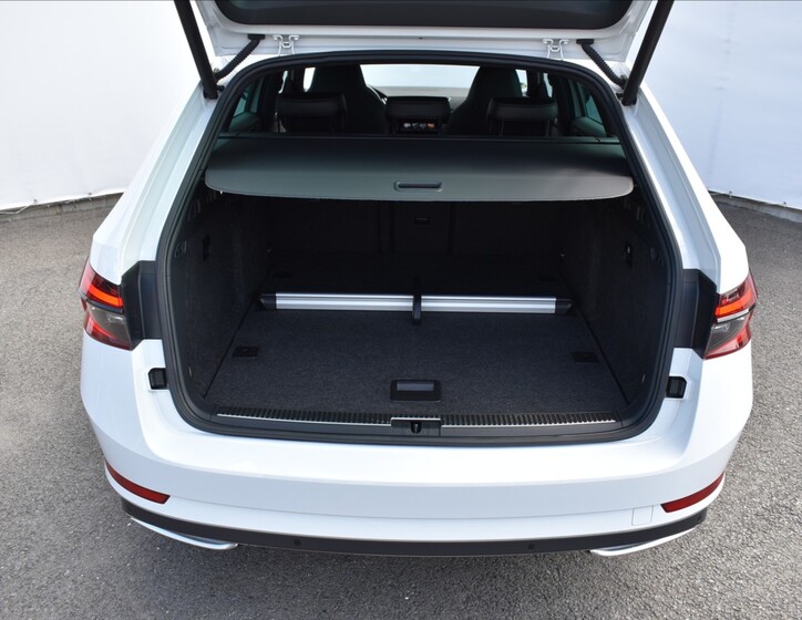 Škoda Superb 11