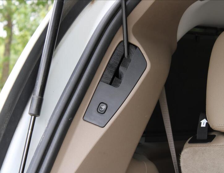 Chrysler Town & Country 12