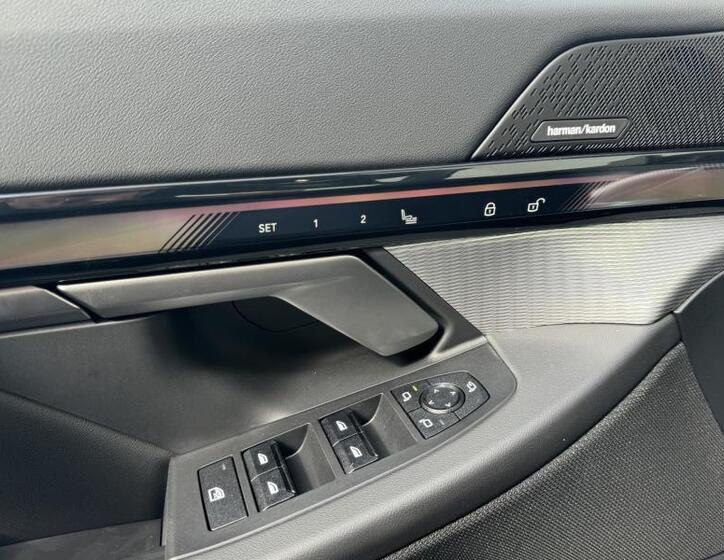 BMW i5 14