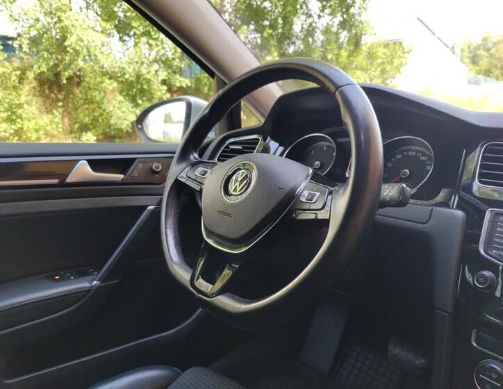 Volkswagen Golf 26