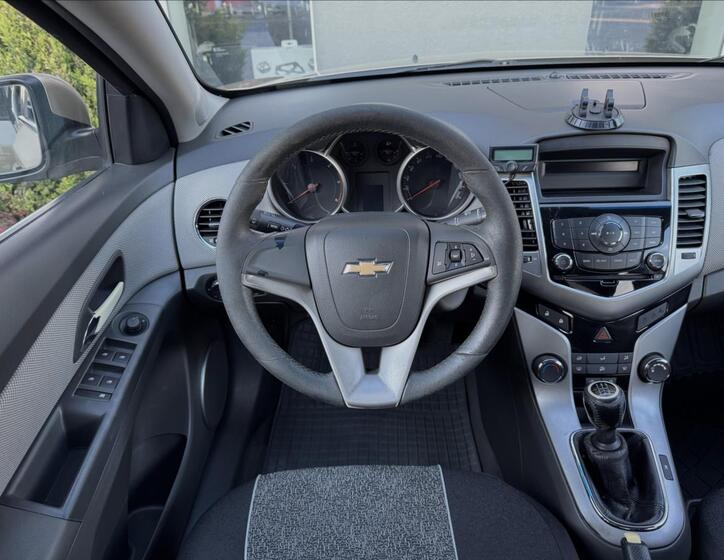 Chevrolet Cruze 12