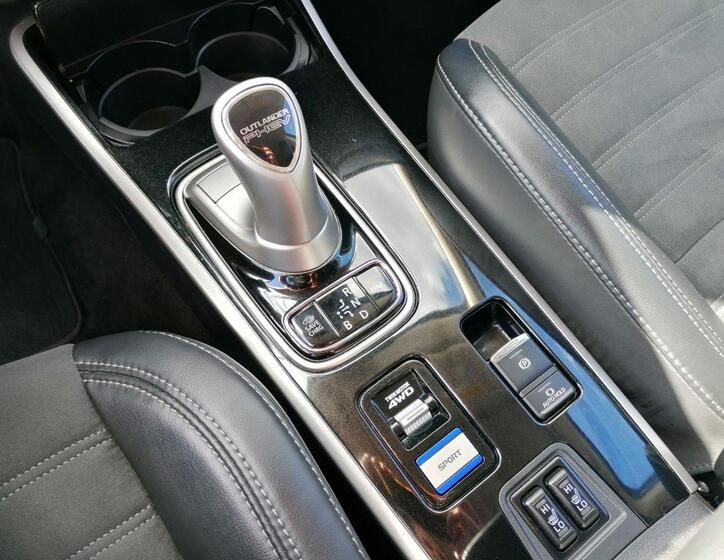 Mitsubishi Outlander 12