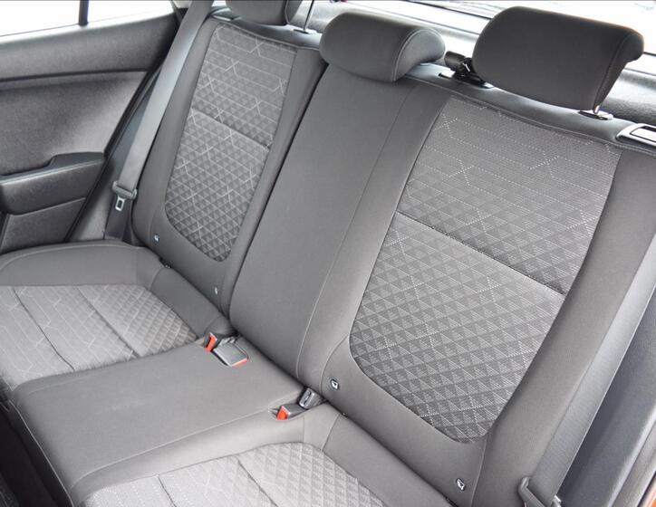 KIA Rio 17