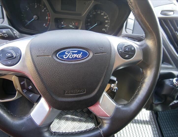 Ford Tourneo Custom 16