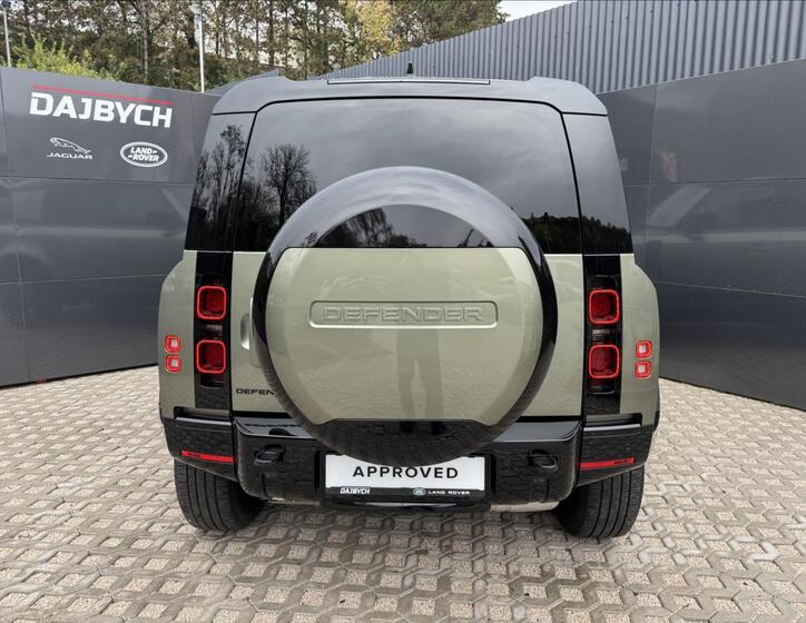 Land Rover Defender 8