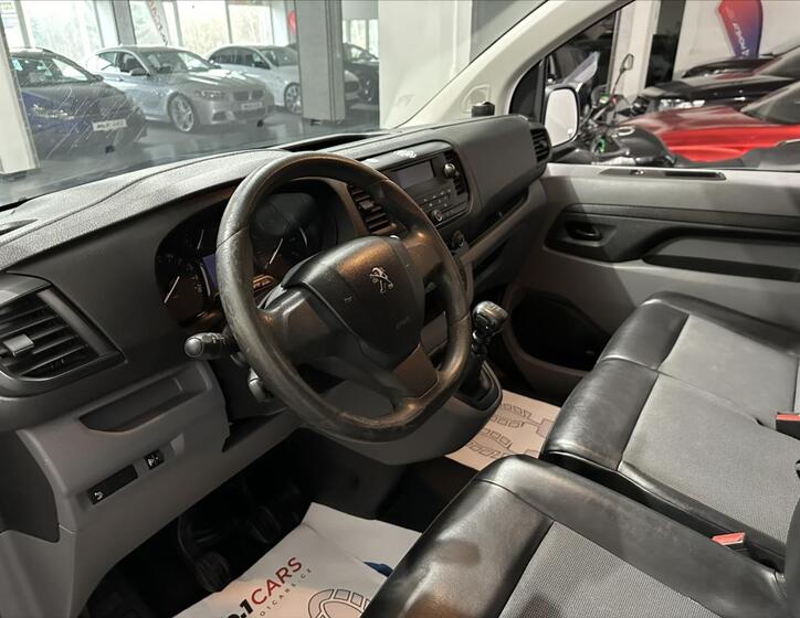 Peugeot Expert 6