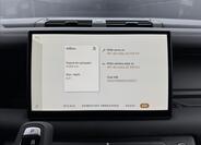 Land Rover Defender 23