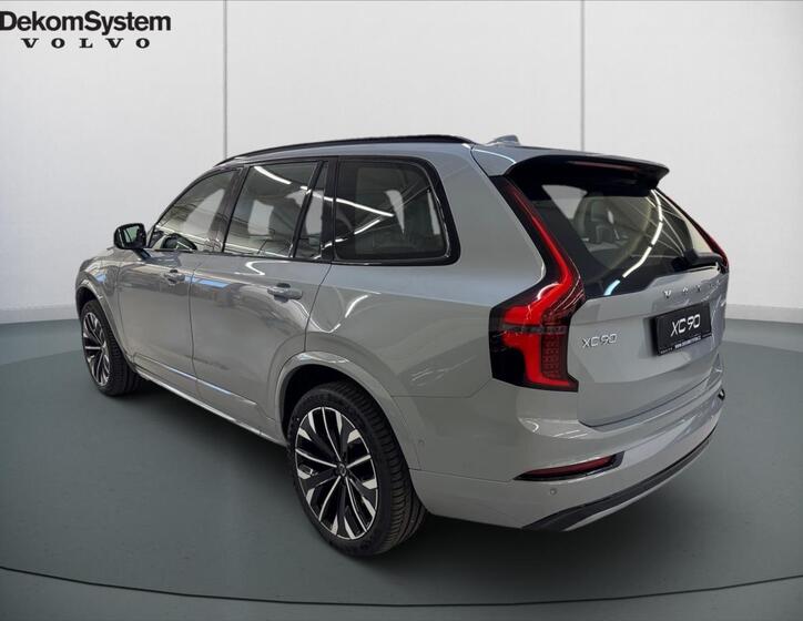 Volvo XC90 4
