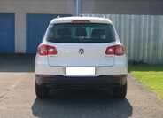 Volkswagen Tiguan 8