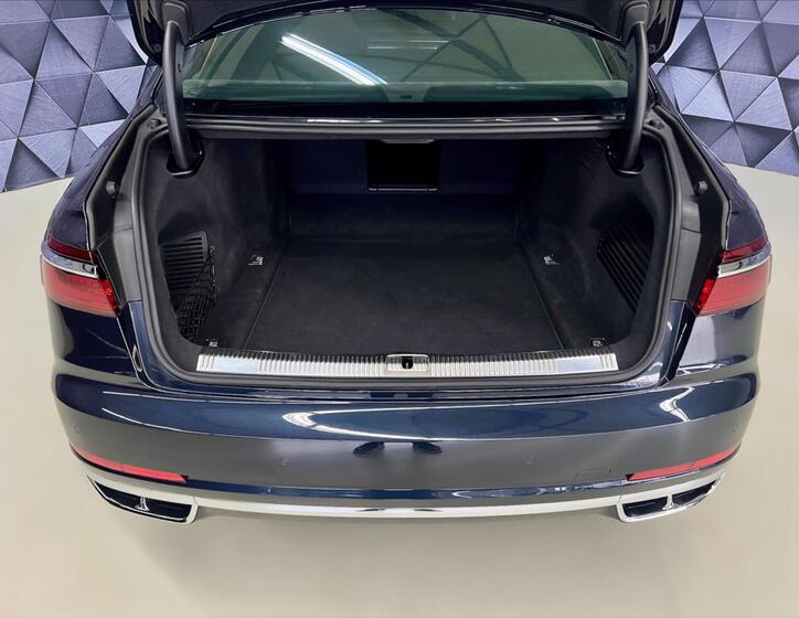 Audi A8 39