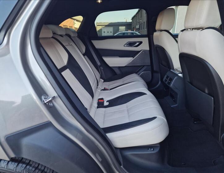 Land Rover Range Rover Velar 15