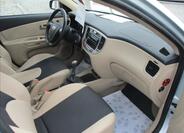 KIA Rio 9