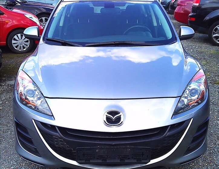 Mazda 3 4