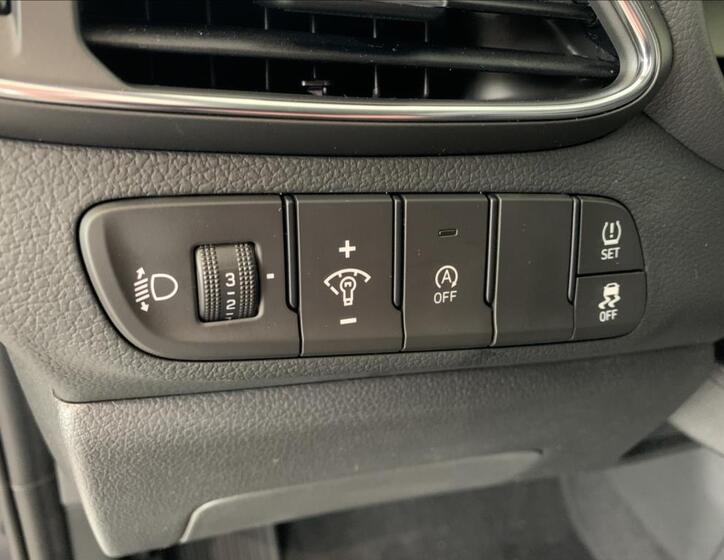 Hyundai i30 24