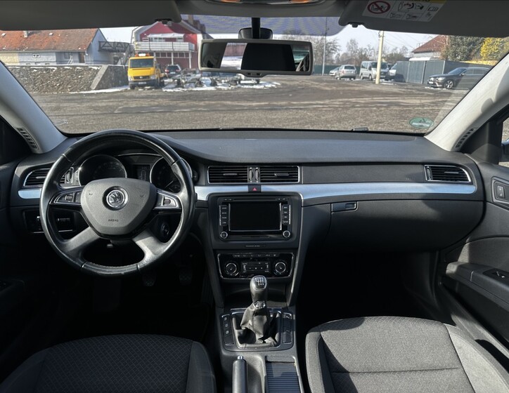 Škoda Superb 12