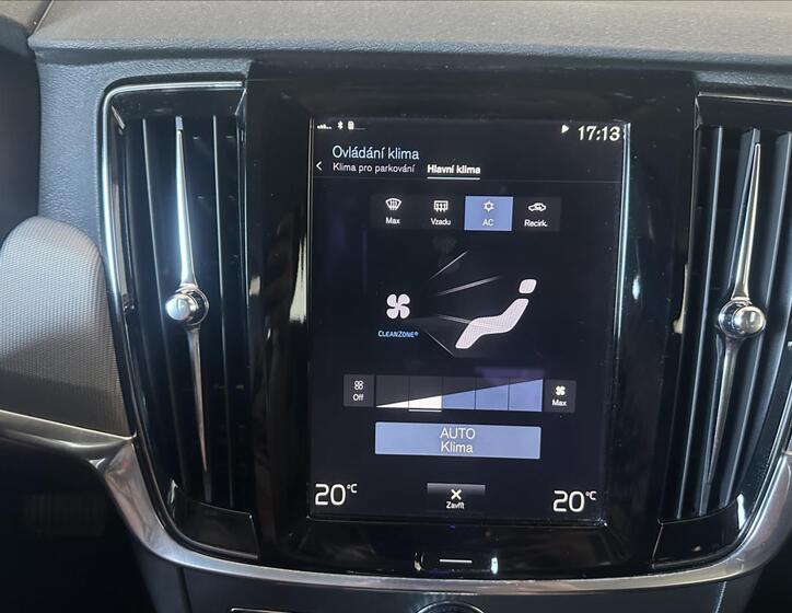 Volvo V90 33
