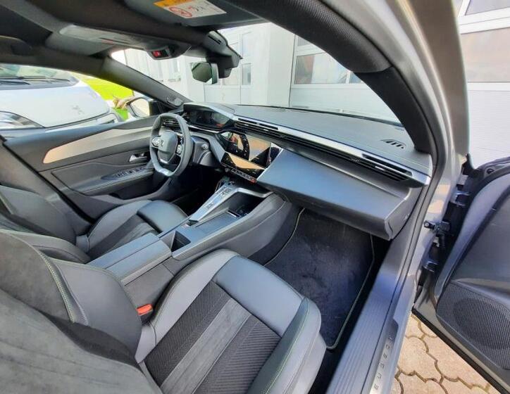 Peugeot 408 15