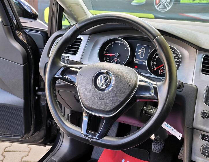 Volkswagen Golf 33