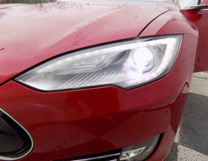 Tesla Model S 39