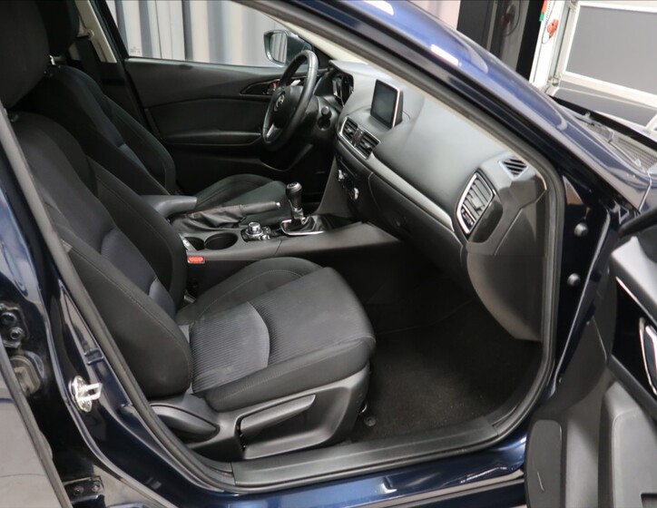 Mazda 3 11