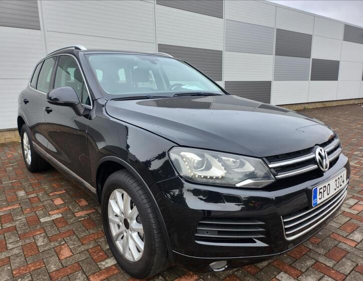 Volkswagen Touareg 1