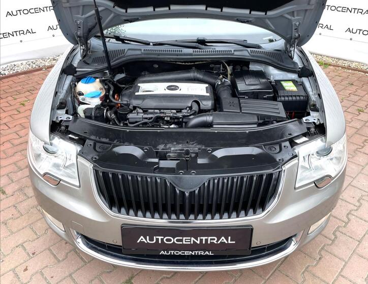 Škoda Superb 8