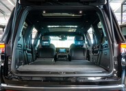 Jeep Wagoneer 8